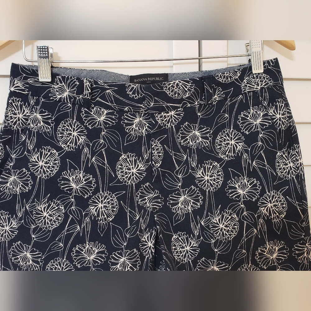 Banana Republic Women's Blue Floral Shors Tailored Print Size 0 - Picture 3 of 13